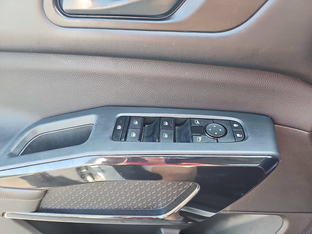 Used 2024 Nissan Pathfinder SV FWD image 26