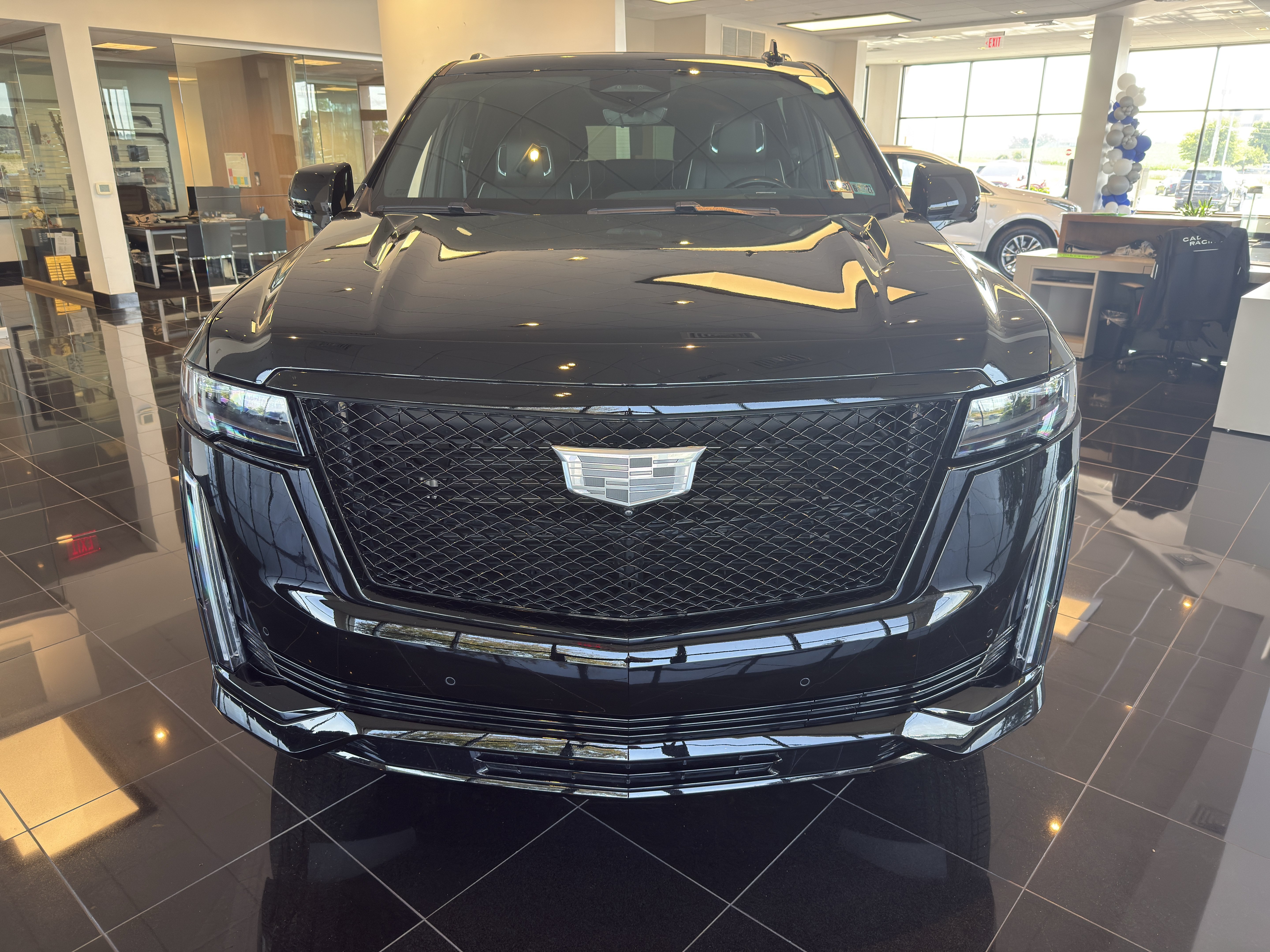 Certified 2022 Cadillac Escalade ESV Sport AWD/4WD image 2