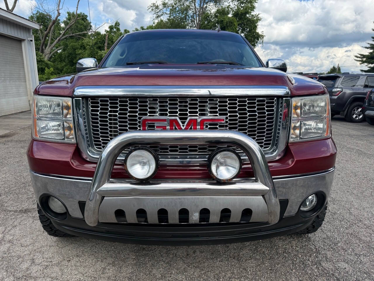 Used 2013 GMC Sierra 1500 SLT w/ LPO, Deluxe Chrome Package AWD/4WD image 2