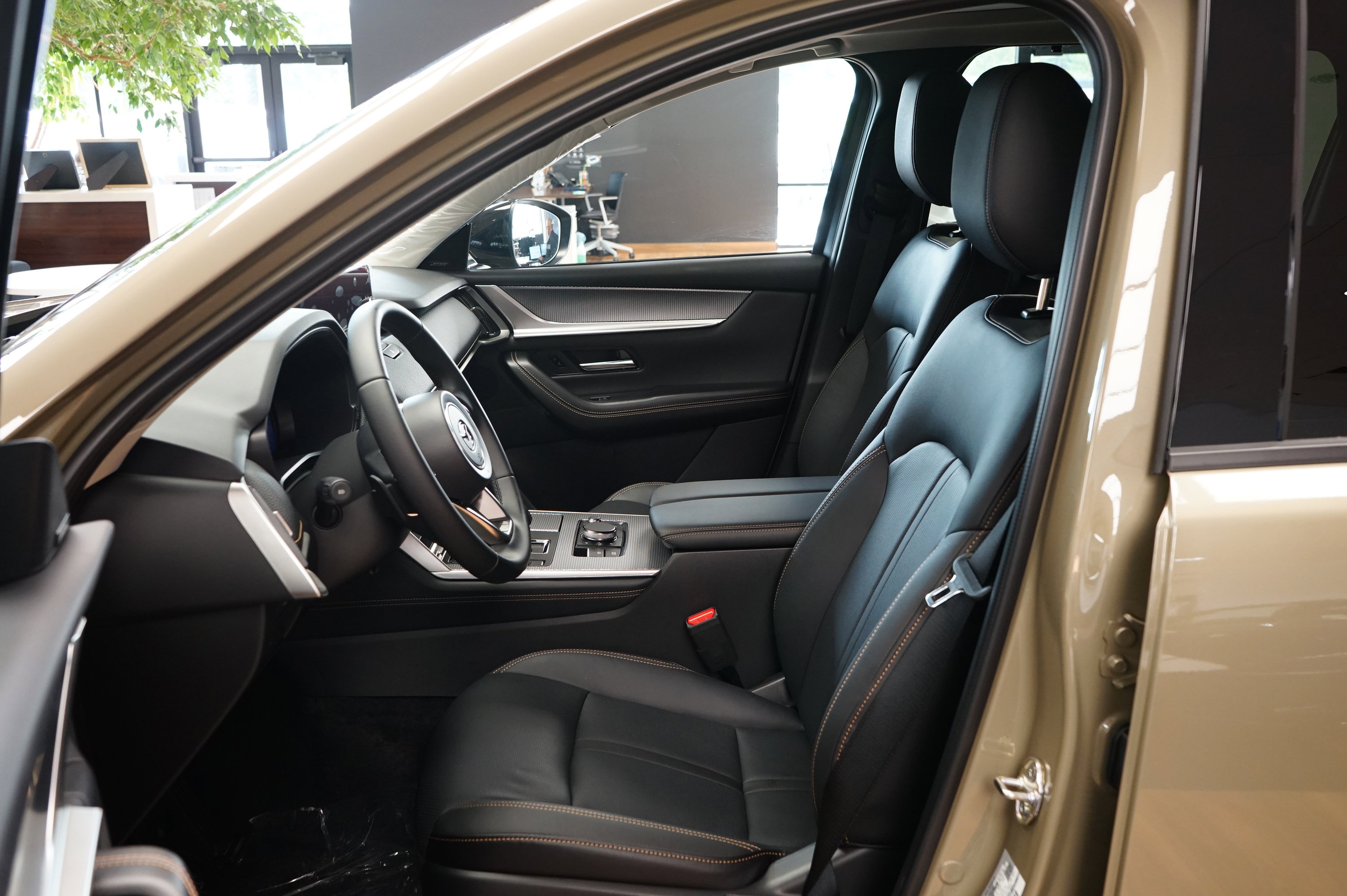 New 2025 MAZDA CX-70 Plug-In Hybrid w/ Premium Pkg image 7