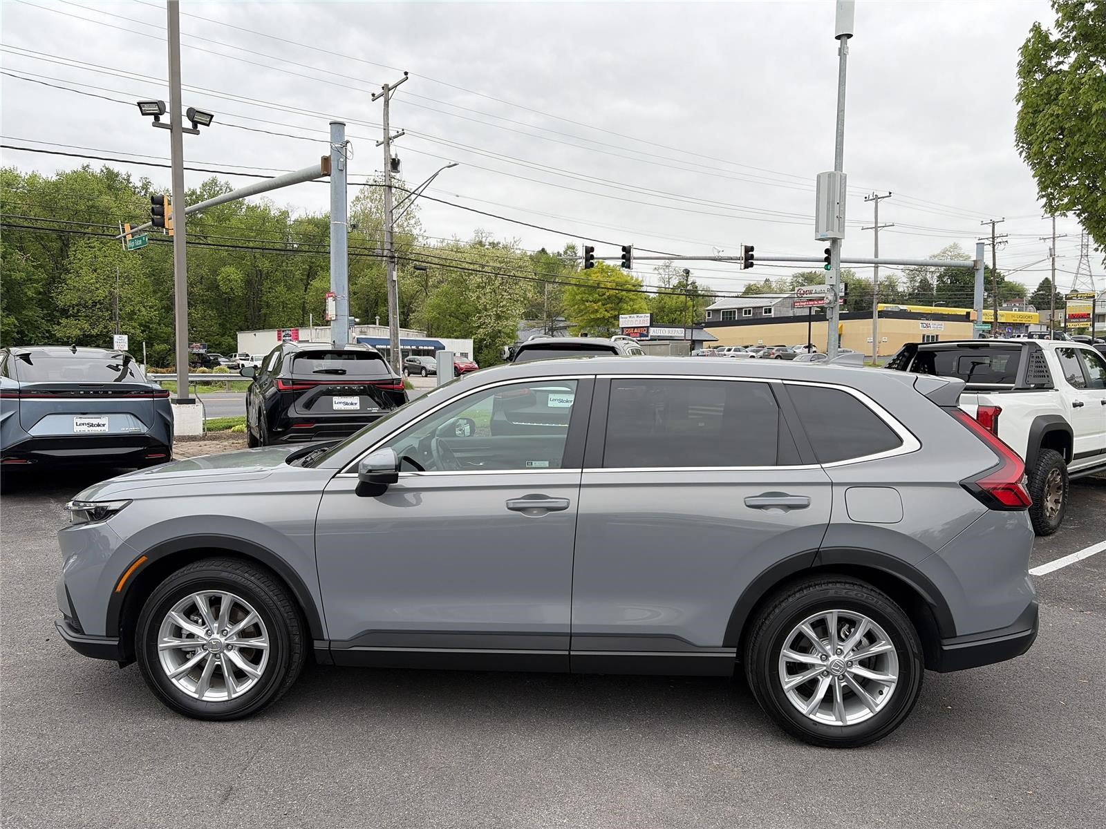 Used 2024 Honda CR-V EX-L image 2