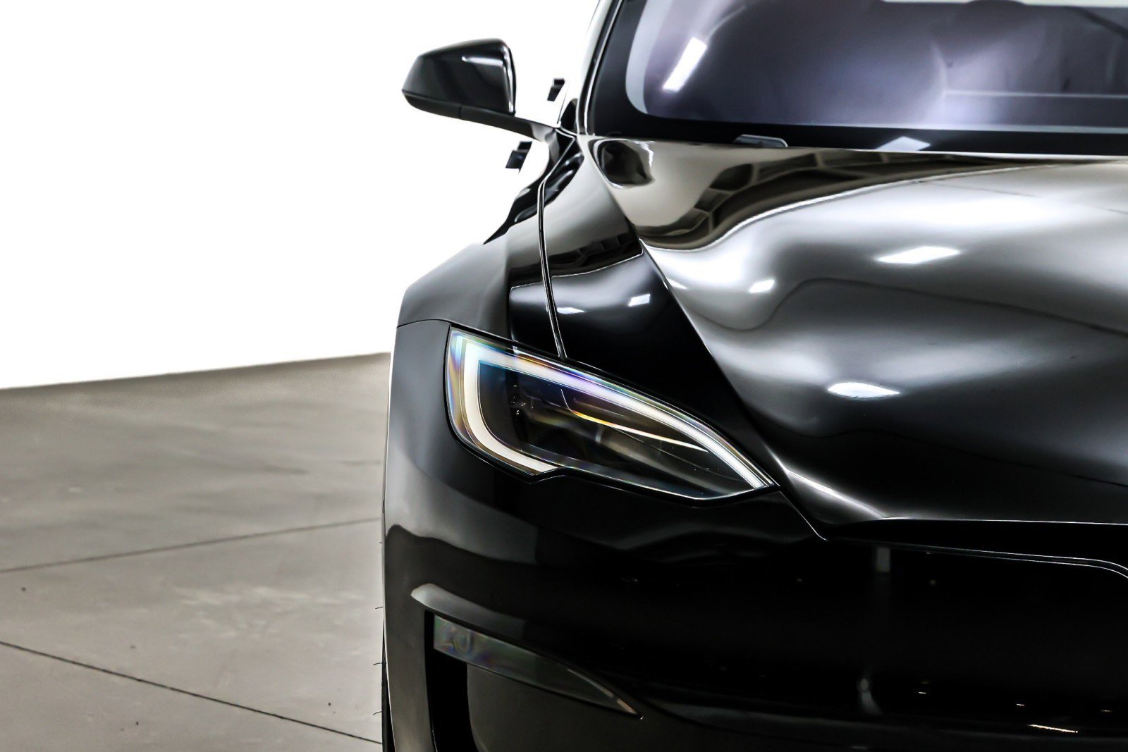 Used 2022 Tesla Model S AWD image 13