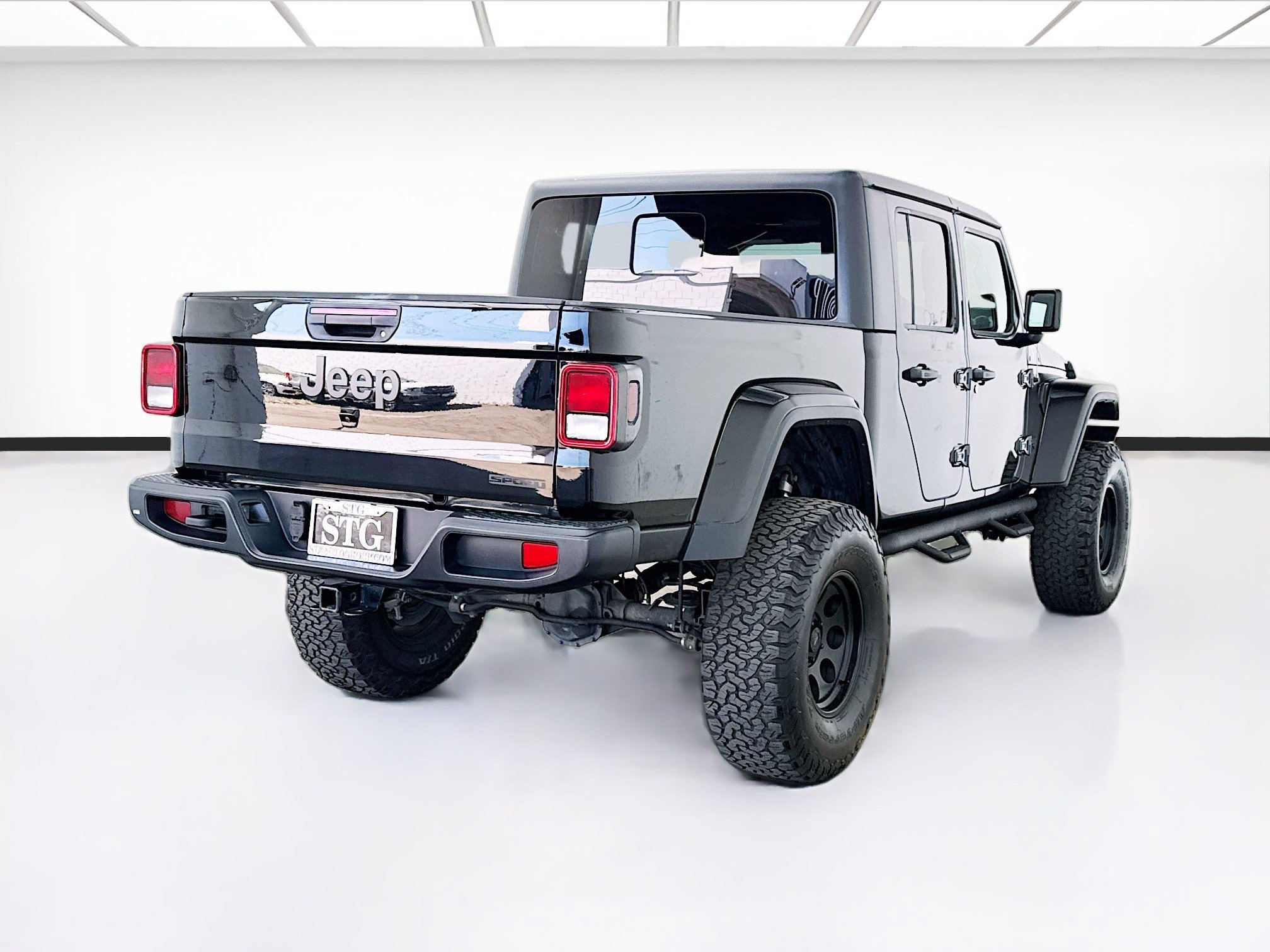 Used 2021 Jeep Gladiator Sport AWD/4WD image 4