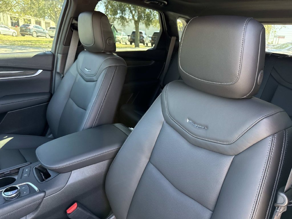 New 2026 Cadillac XT5 Sportv w/ LPO, Floor Liner Package AWD/4WD image 21