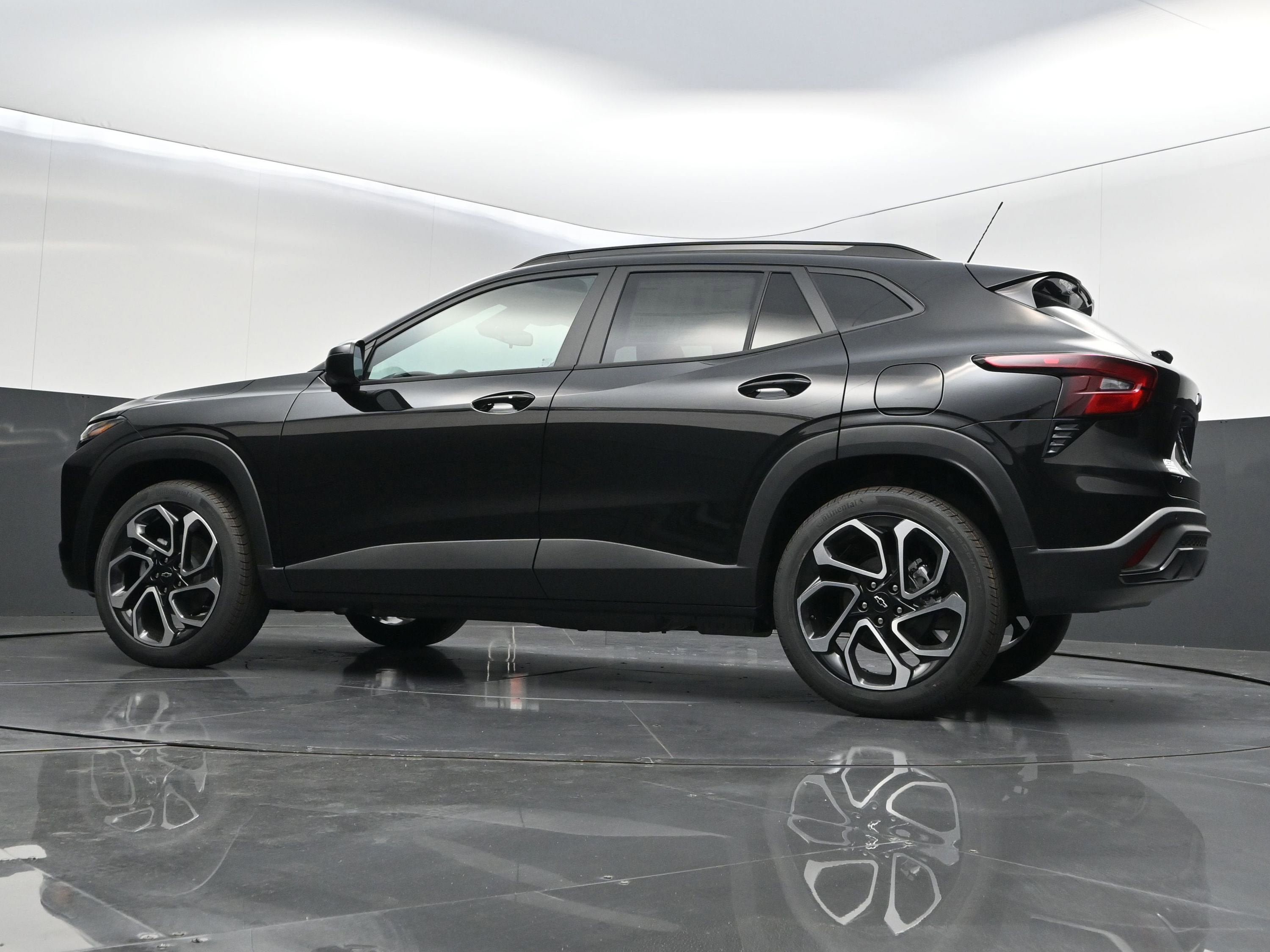 New 2026 Chevrolet Trax RS w/ Sunroof Package FWD image 39