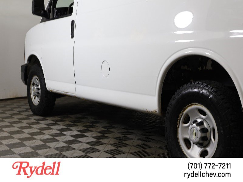 Used 2010 Chevrolet Express 3500 image 8