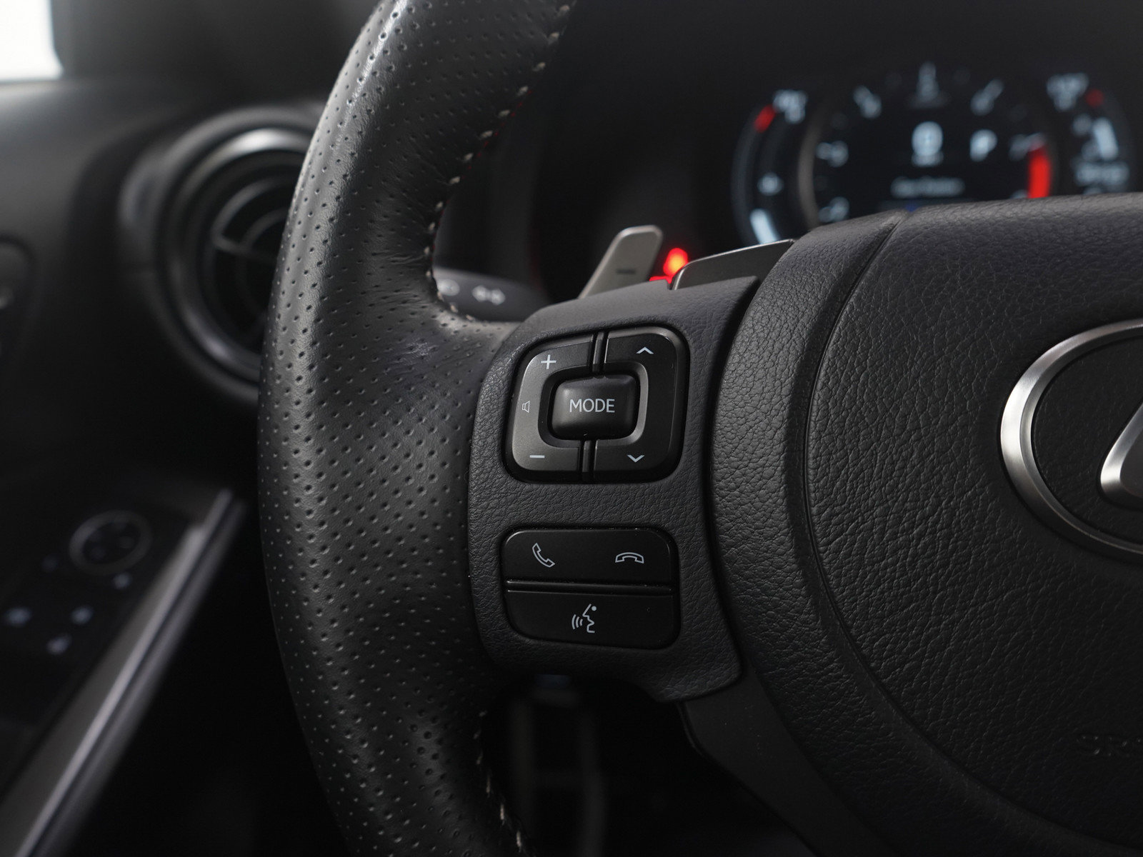 Used 2024 Lexus IS 500 RWD image 26