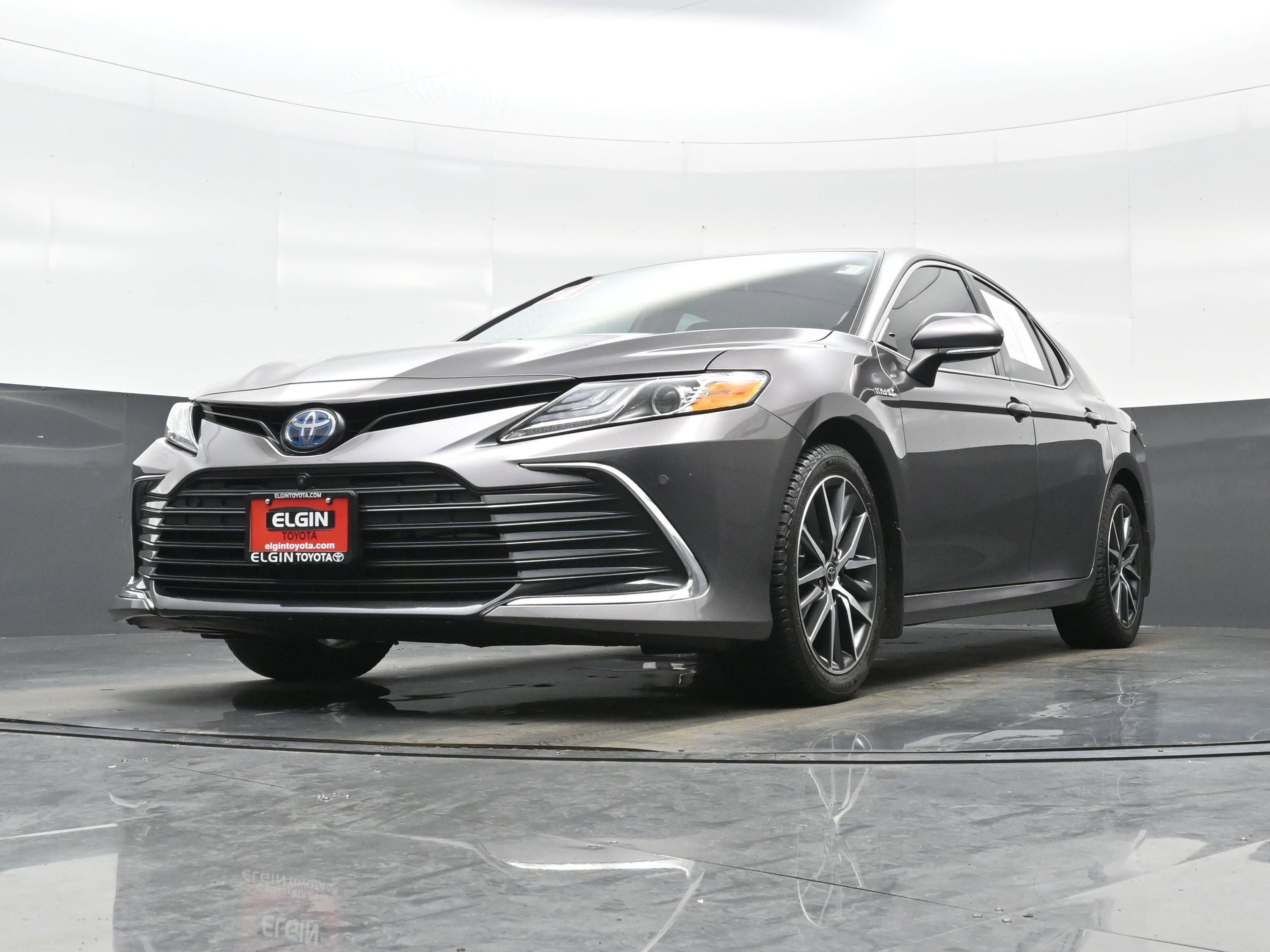 Used 2021 Toyota Camry XLE w/ Navigation Upgrade Package FWD image 30