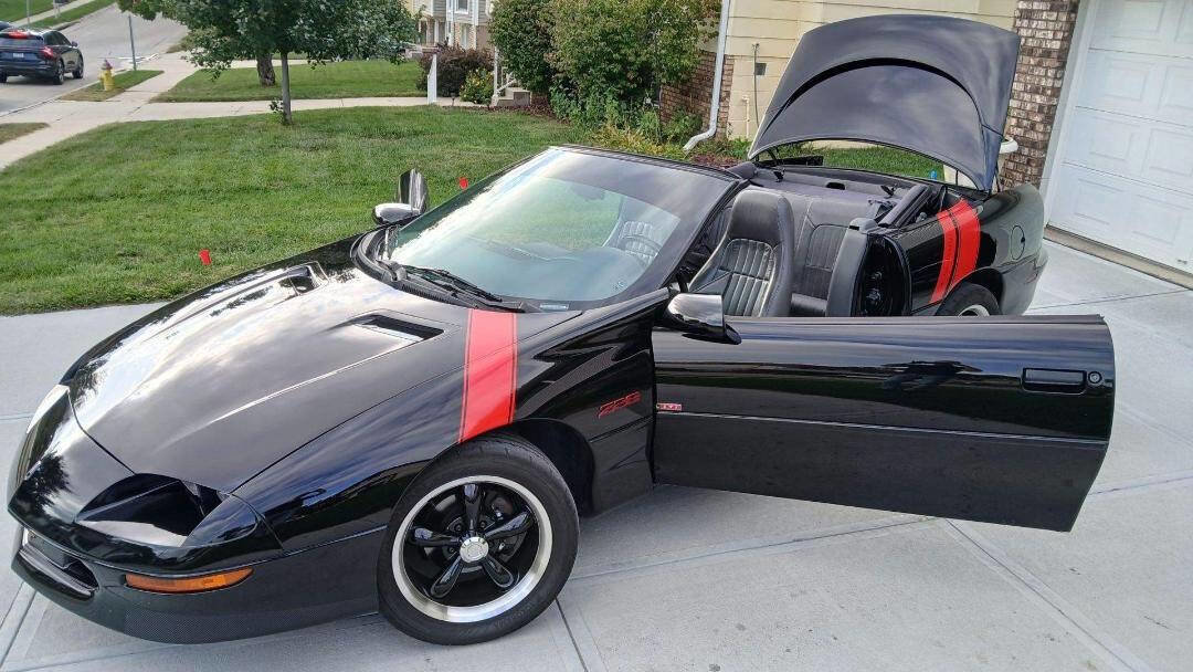 Used 1997 Chevrolet Camaro Z28 w/ Preferred Equipment Group 2 image 3