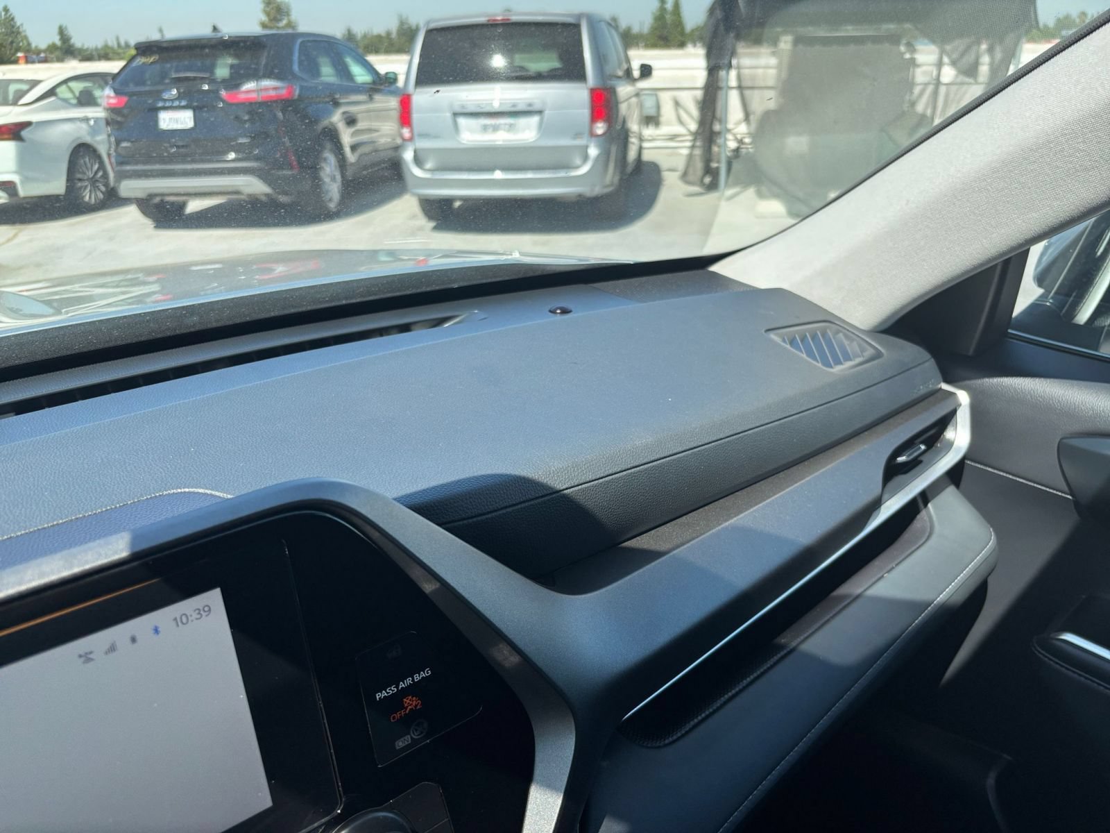 Used 2025 Toyota Highlander LE FWD image 36