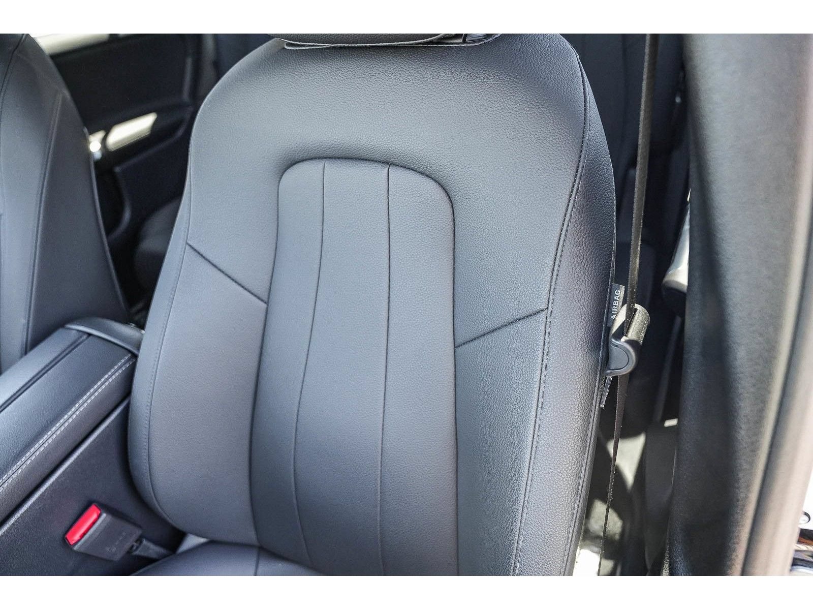Certified 2026 Mercedes-Benz GLB 250 image 24