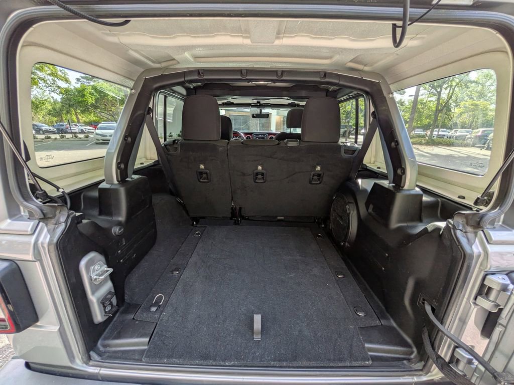 Used 2018 Jeep Wrangler Unlimited Rubicon image 34