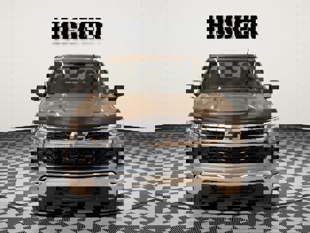 Used 2024 Chevrolet Silverado 1500 LT image 3