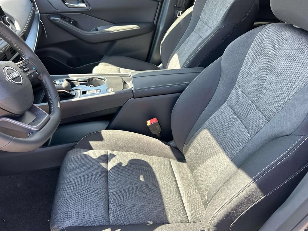 New 2026 Nissan Rogue SV FWD image 15