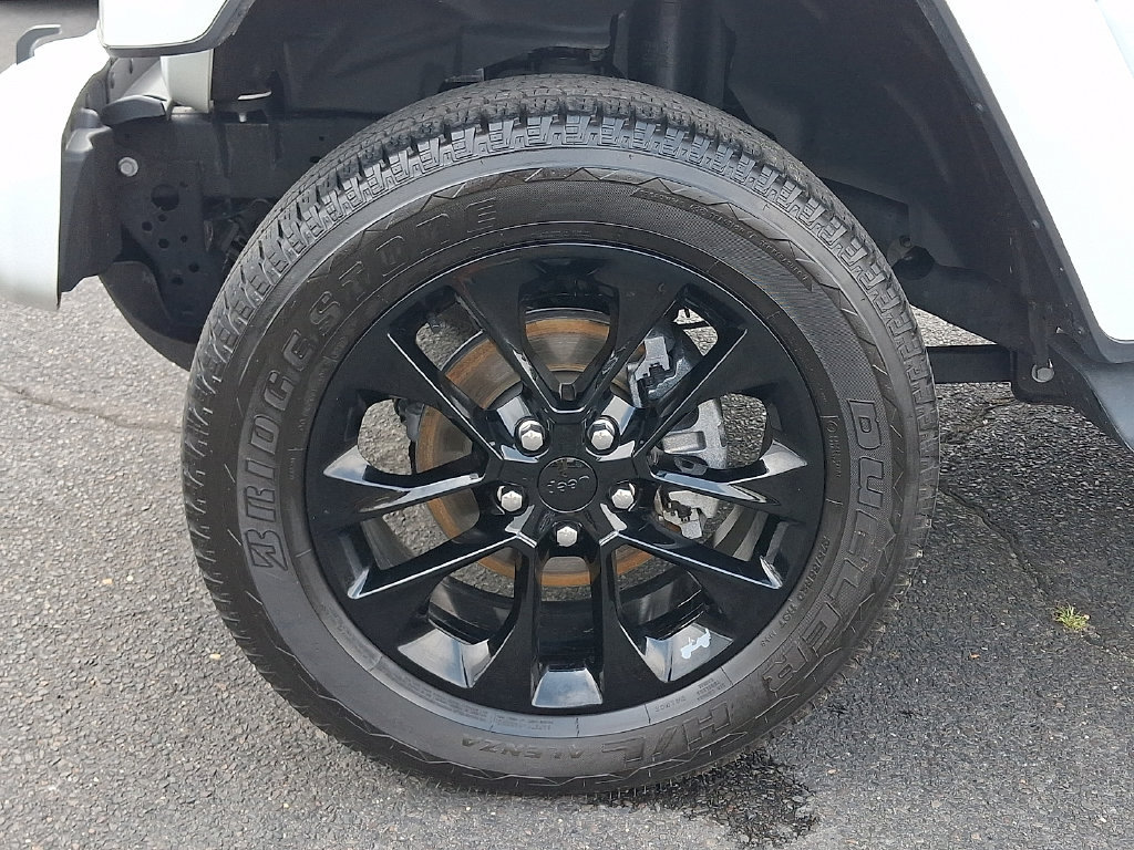 Used 2022 Jeep Wrangler Unlimited Sahara AWD/4WD image 12