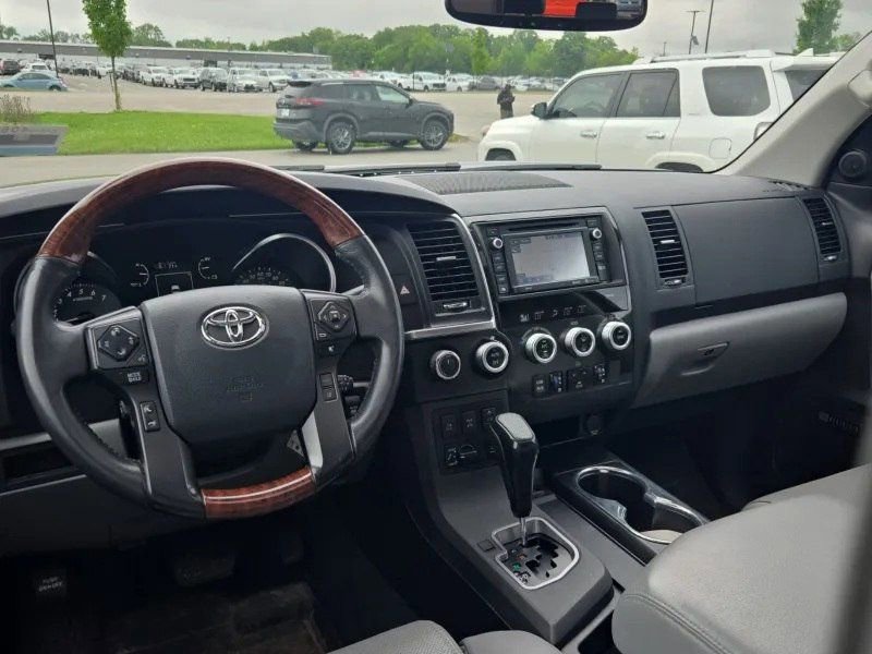 Used 2019 Toyota Sequoia Platinum w/ Carpet Mat Package (TMS) AWD/4WD image 9