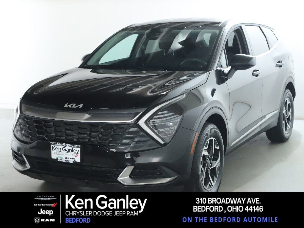 Used 2025 Kia Sportage LX image 1