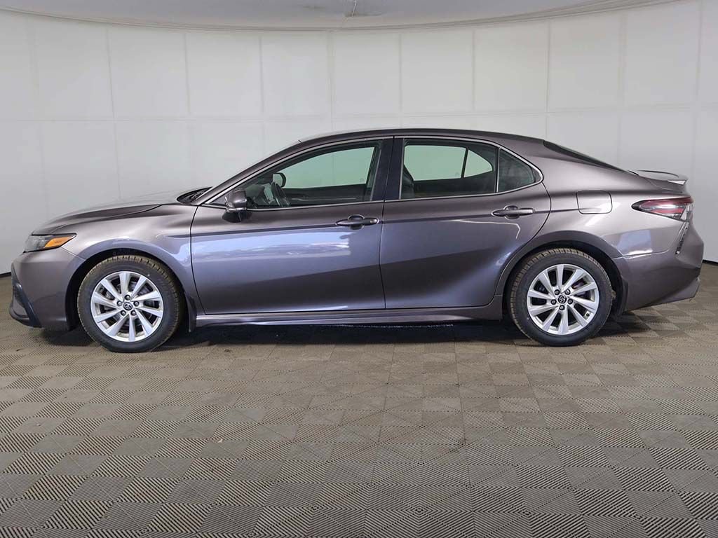 Used 2024 Toyota Camry SE FWD image 10
