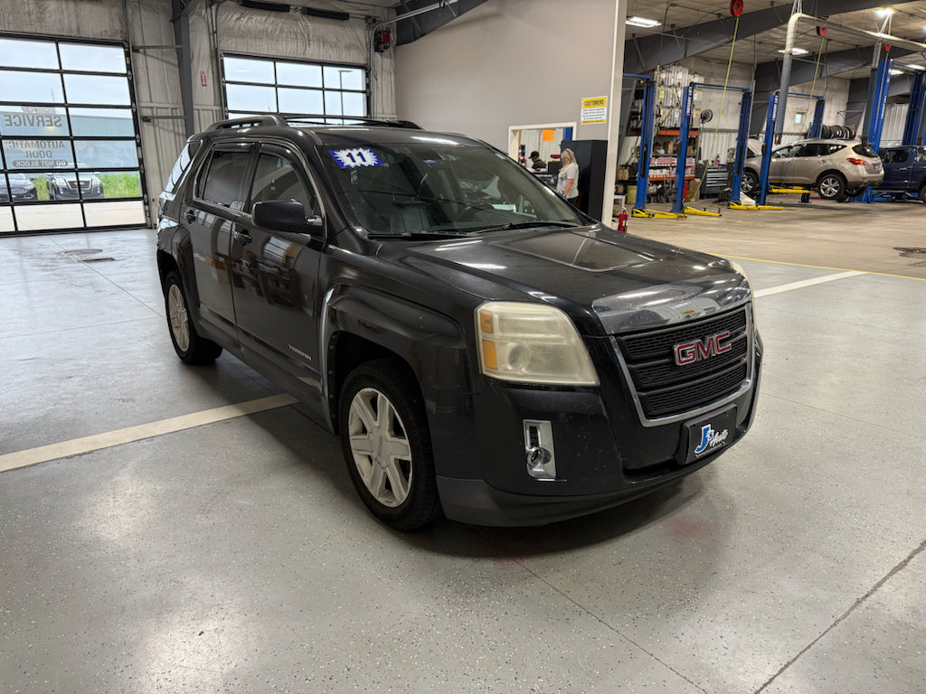 Used 2011 GMC Terrain SLT w/ Cargo Package FWD image 4