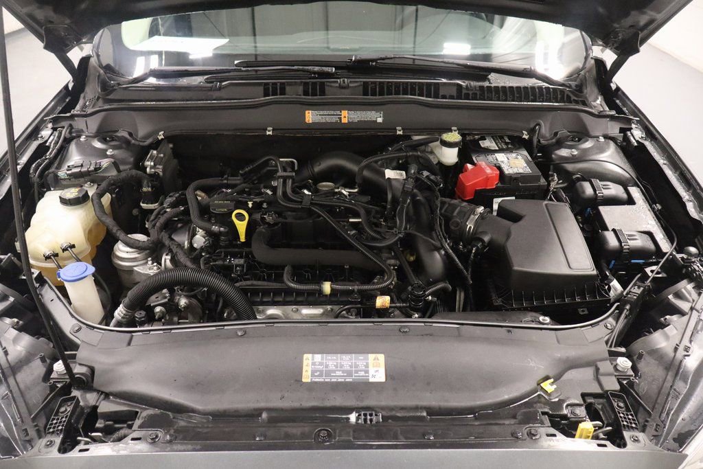 Used 2020 Ford Fusion SE image 23