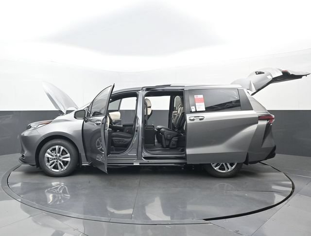 New 2026 Toyota Sienna Limited FWD image 33