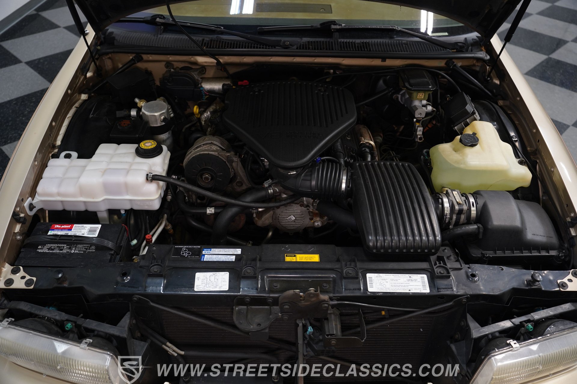 Used 1996 Buick Roadmaster Estate RWD image 3
