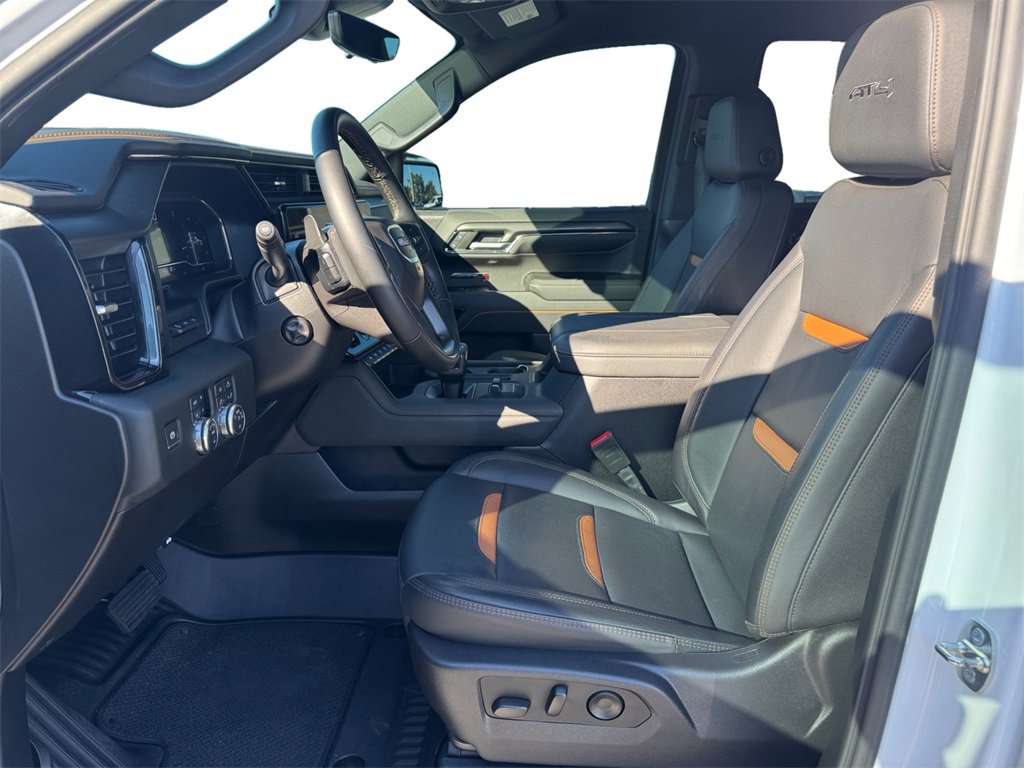 Used 2024 GMC Sierra 1500 AT4 w/ Technology Package image 9
