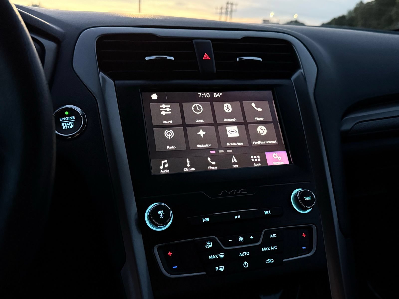 Used 2019 Ford Fusion SE FWD image 30