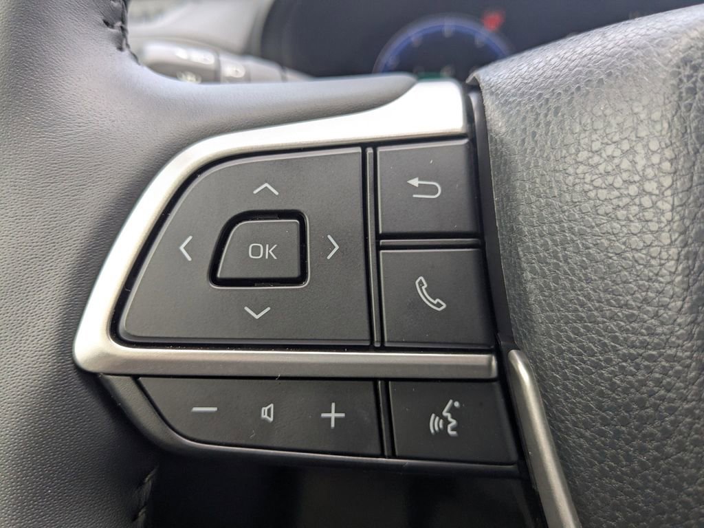 Used 2025 Toyota Grand Highlander FWD image 28