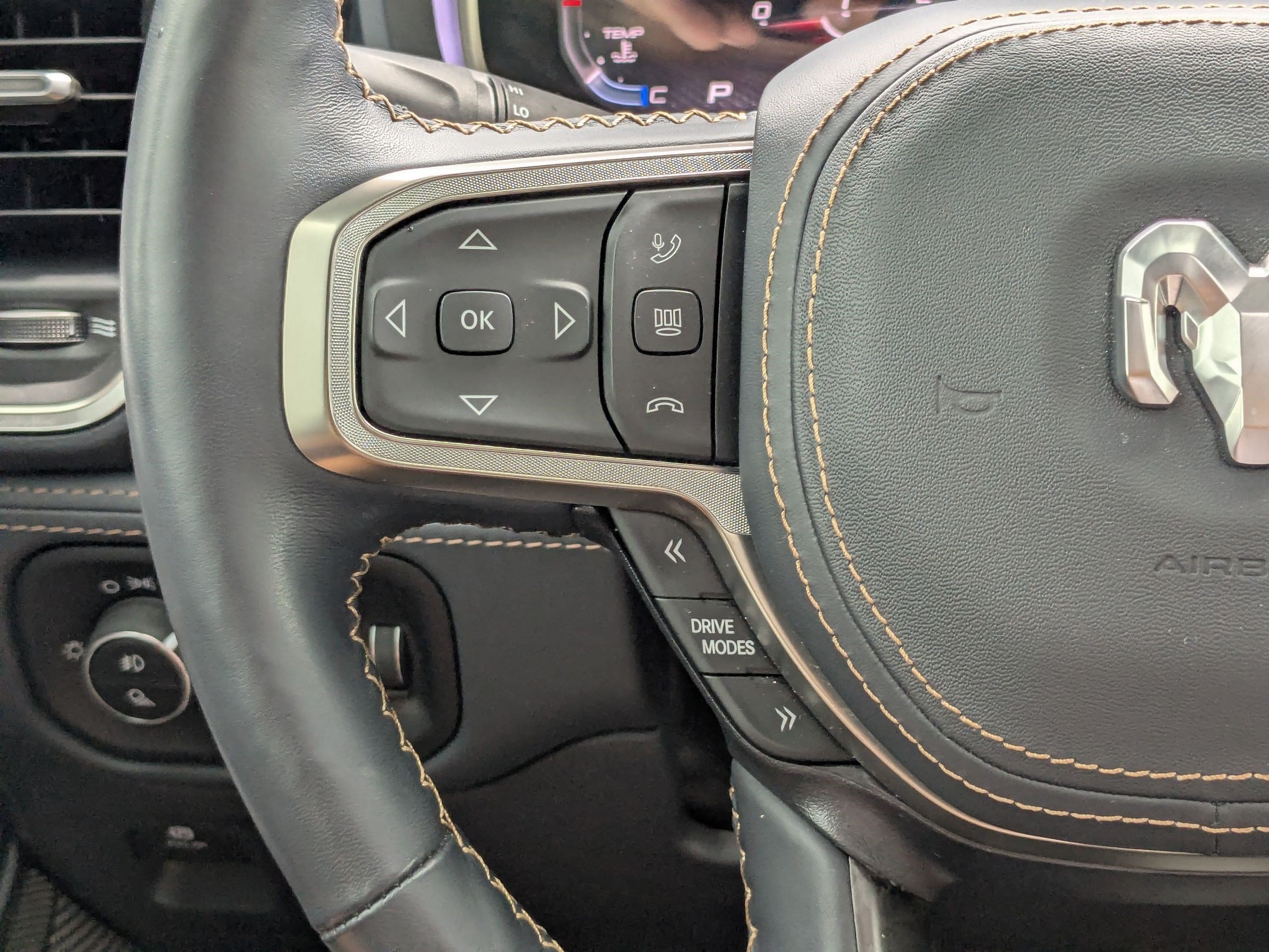 Used 2025 RAM 1500 Tungsten AWD/4WD image 21