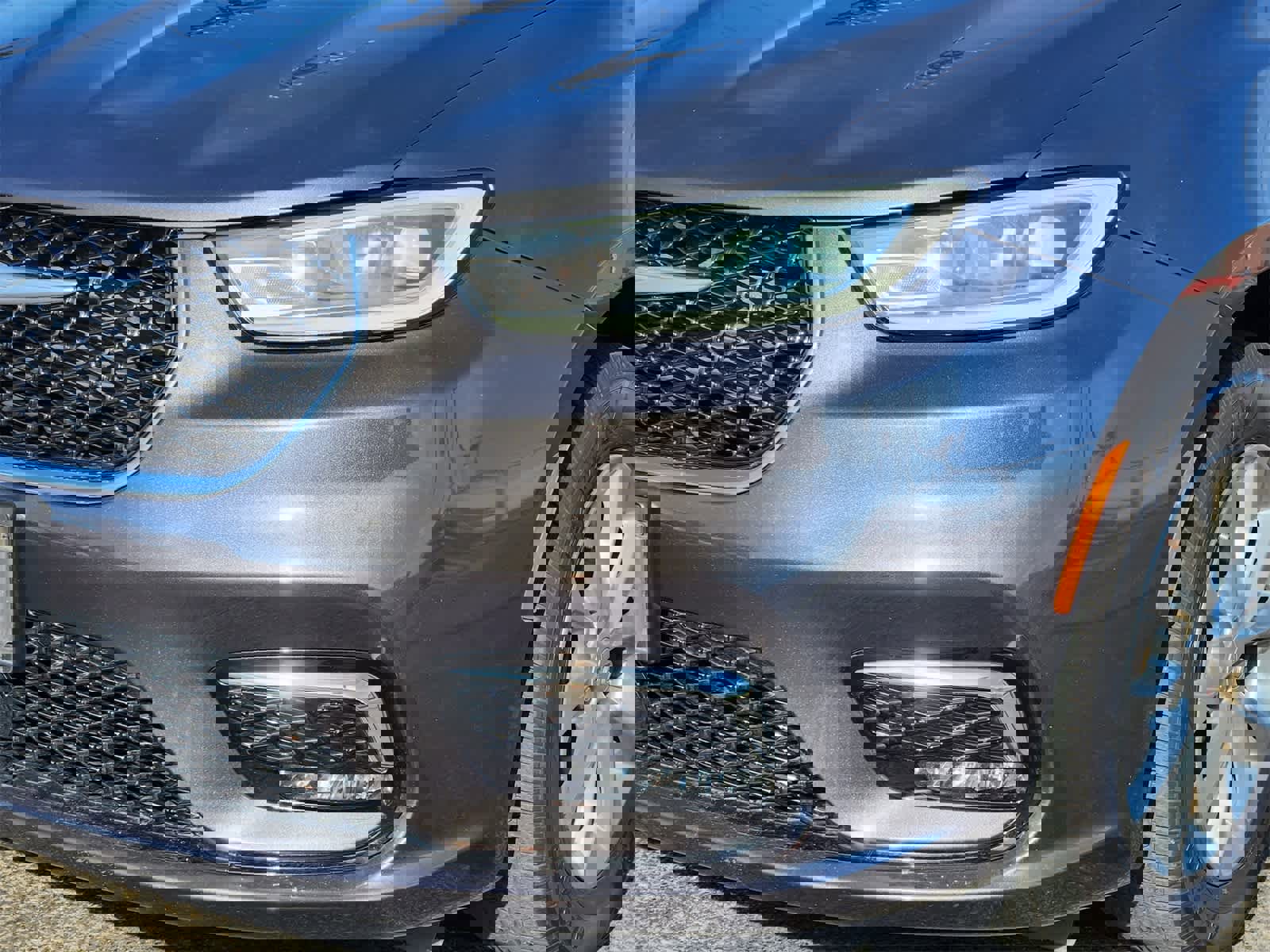 Used 2021 Chrysler Pacifica Touring-L image 7