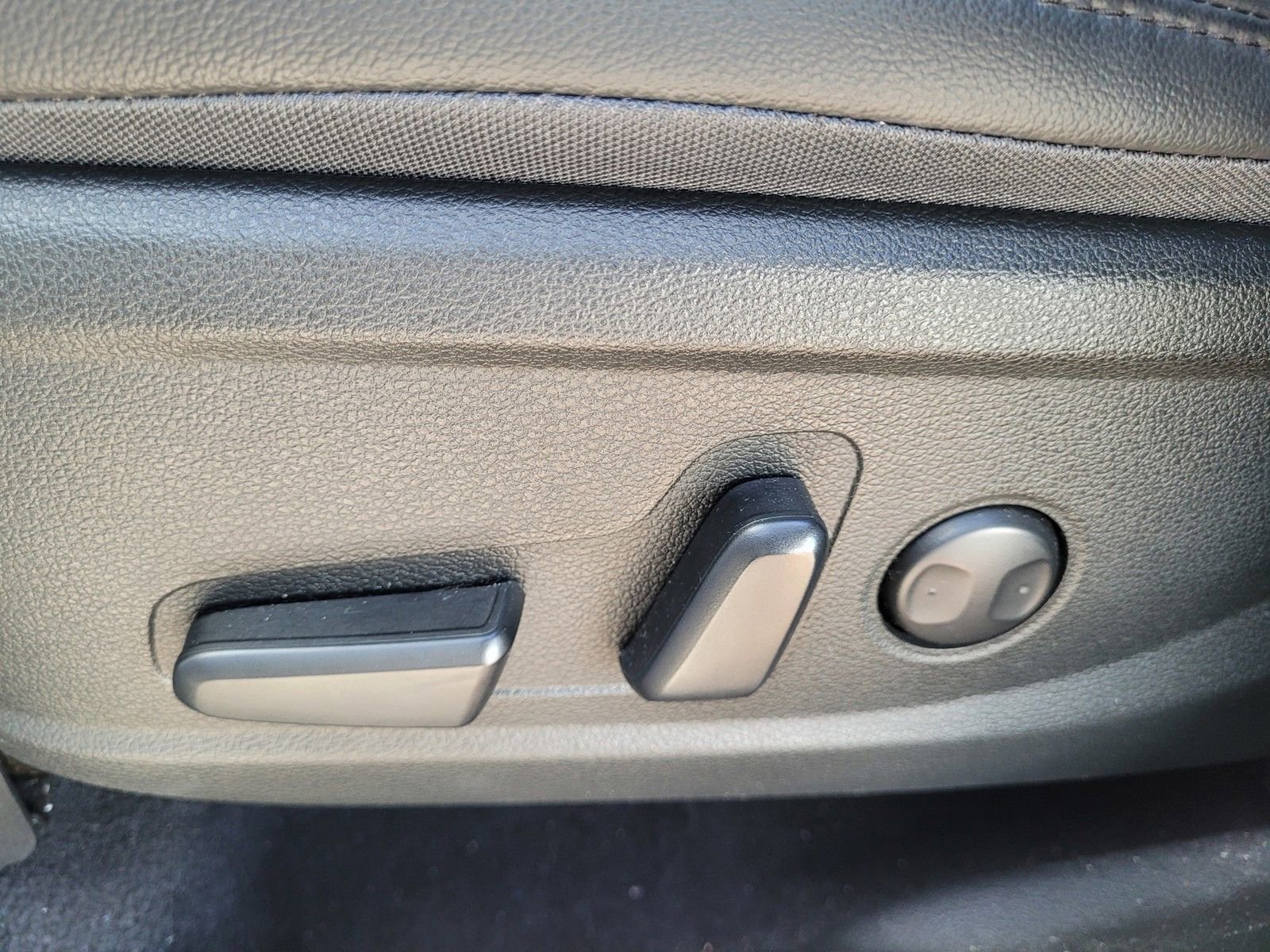 Certified 2023 Hyundai Santa Fe SEL w/ Premium Package image 20