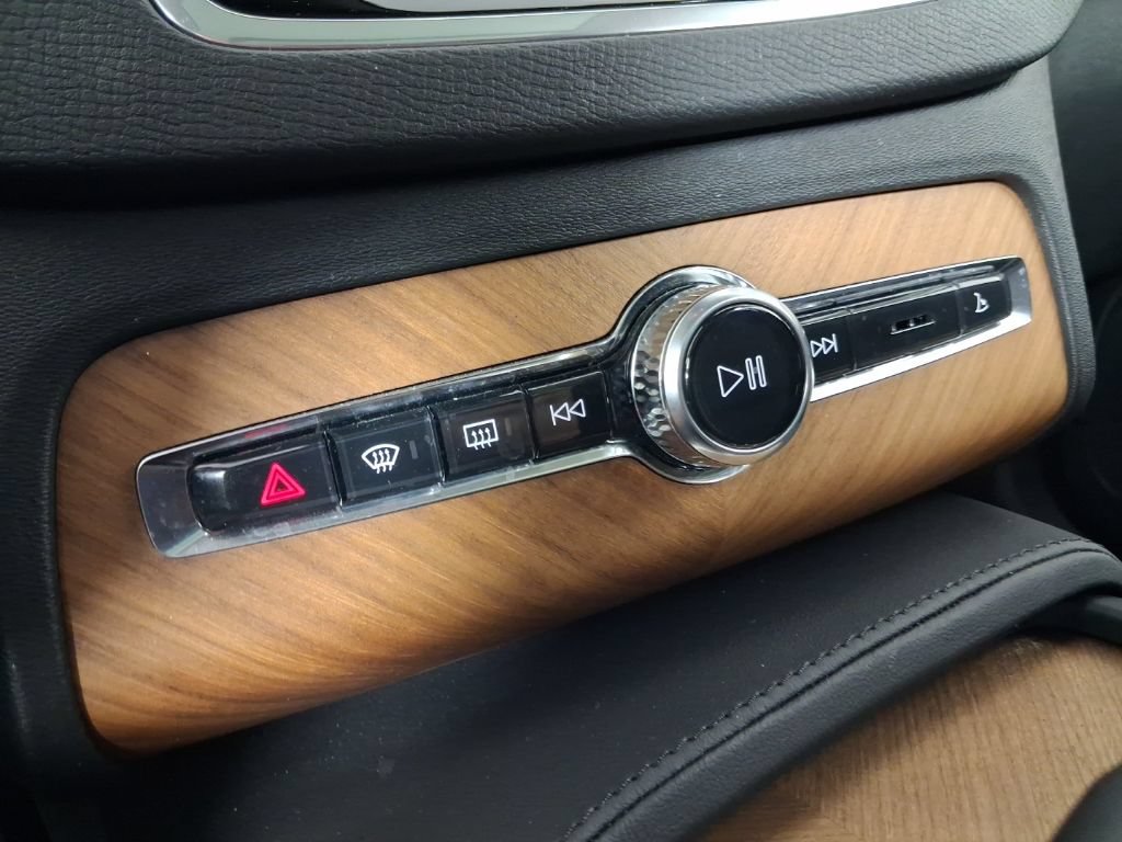 Certified 2025 Volvo XC90 T8 Plus w/ Protection Package AWD/4WD image 30