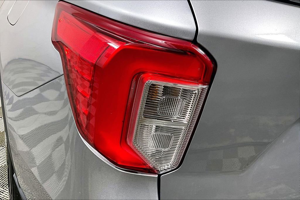 Used 2021 Ford Explorer Limited w/ Equipment Group 301A image 30