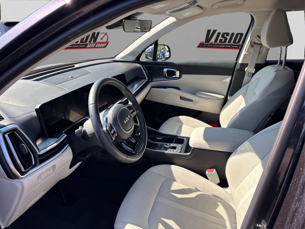 Certified 2025 Kia Sorento S image 9