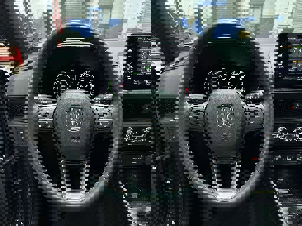 Used 2025 Honda CR-V Sport-L image 18