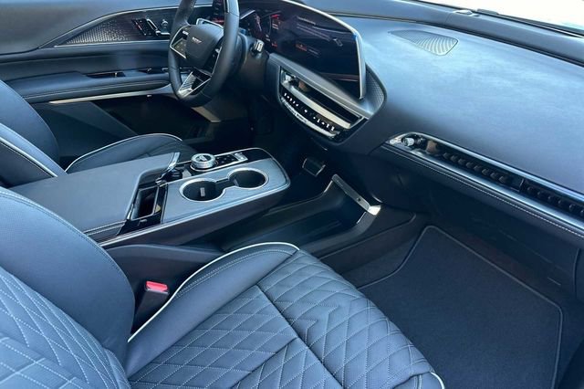 New 2026 Cadillac Lyriq V w/ Exterior Carbon Fiber Package image 15