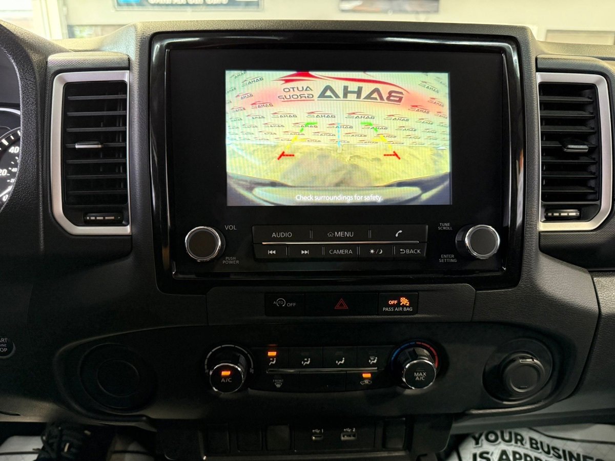Used 2024 Nissan Frontier SV image 18