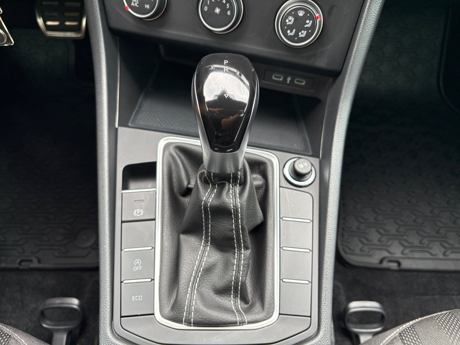 Certified 2024 Volkswagen Jetta Sport FWD image 14