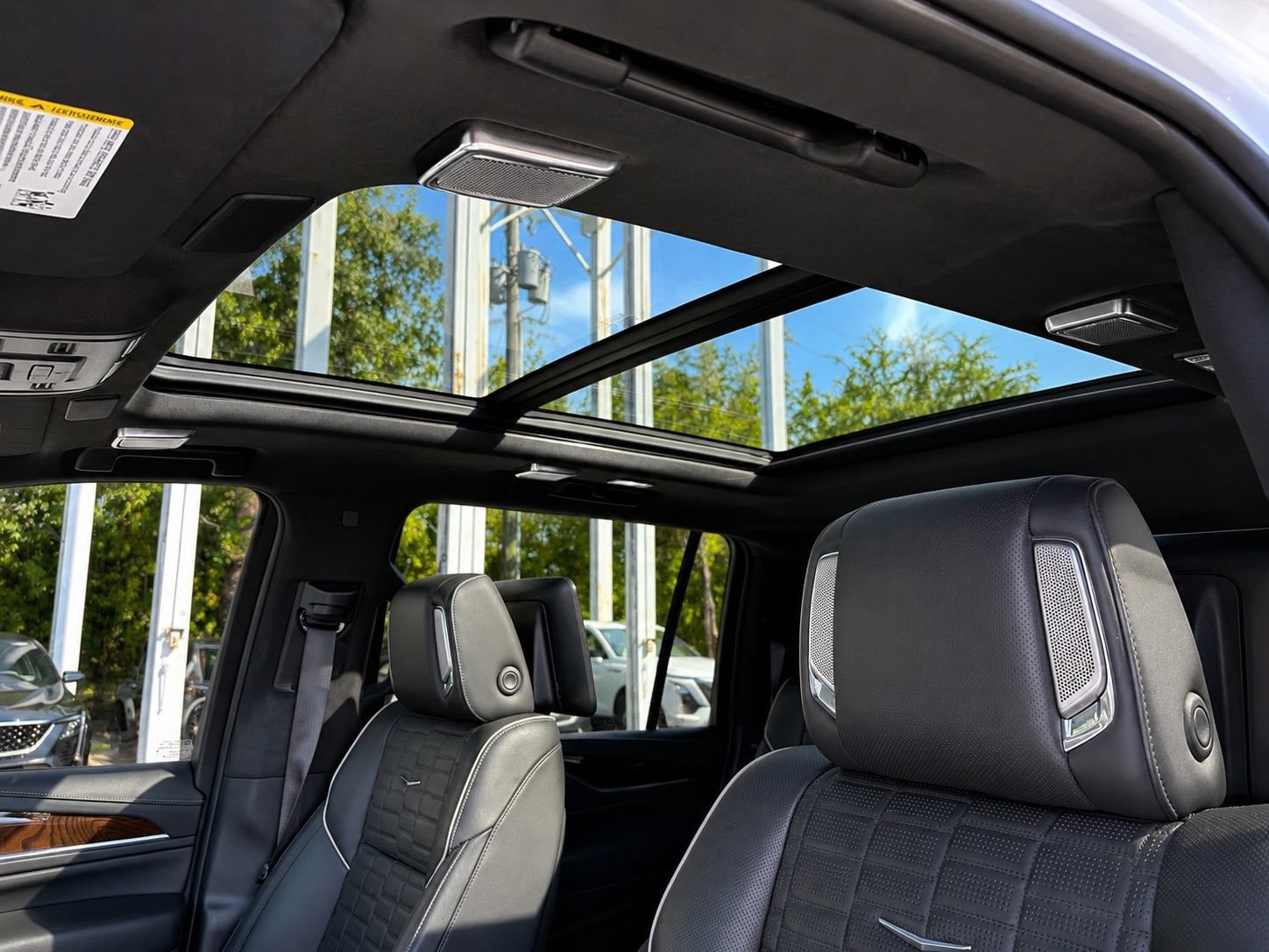 Used 2023 Cadillac Escalade ESV Premium Luxury Platinum w/ LPO, Radiant Package AWD/4WD image 9