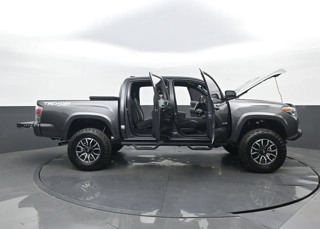 Used 2020 Toyota Tacoma TRD Sport AWD/4WD image 34