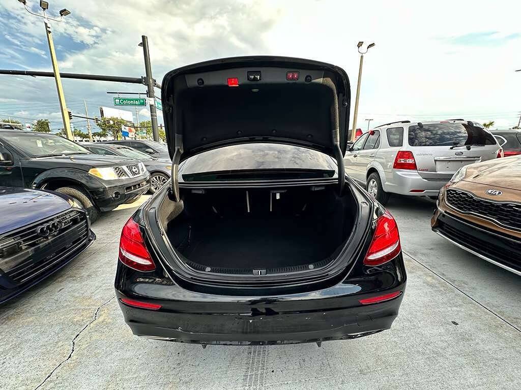 Used 2019 Mercedes-Benz E 300 4MATIC image 12