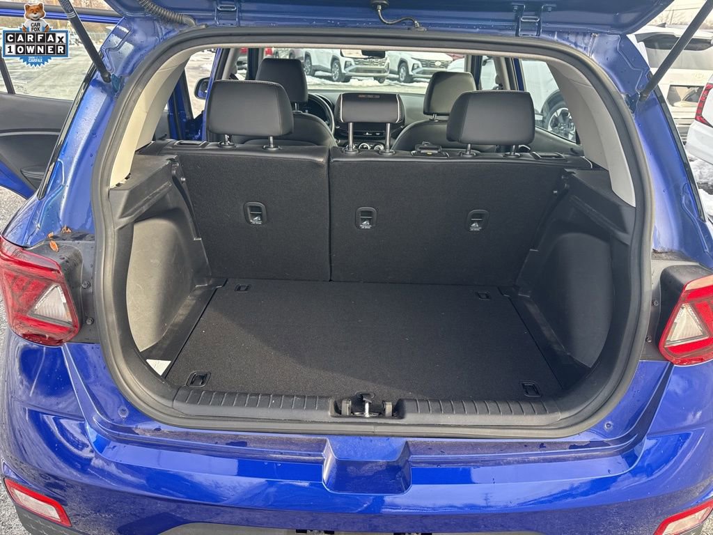 Used 2023 Hyundai Venue Limited image 11