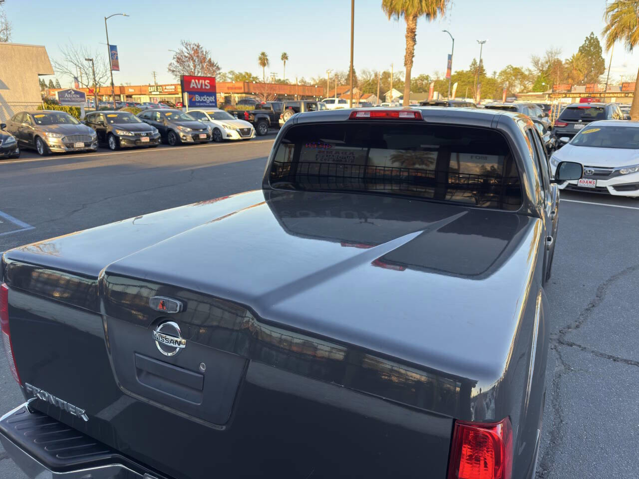 Used 2012 Nissan Frontier SV w/ SV Premium Utility Pkg AWD/4WD image 24