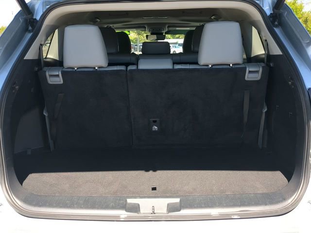 Used 2023 Toyota Highlander XLE image 13