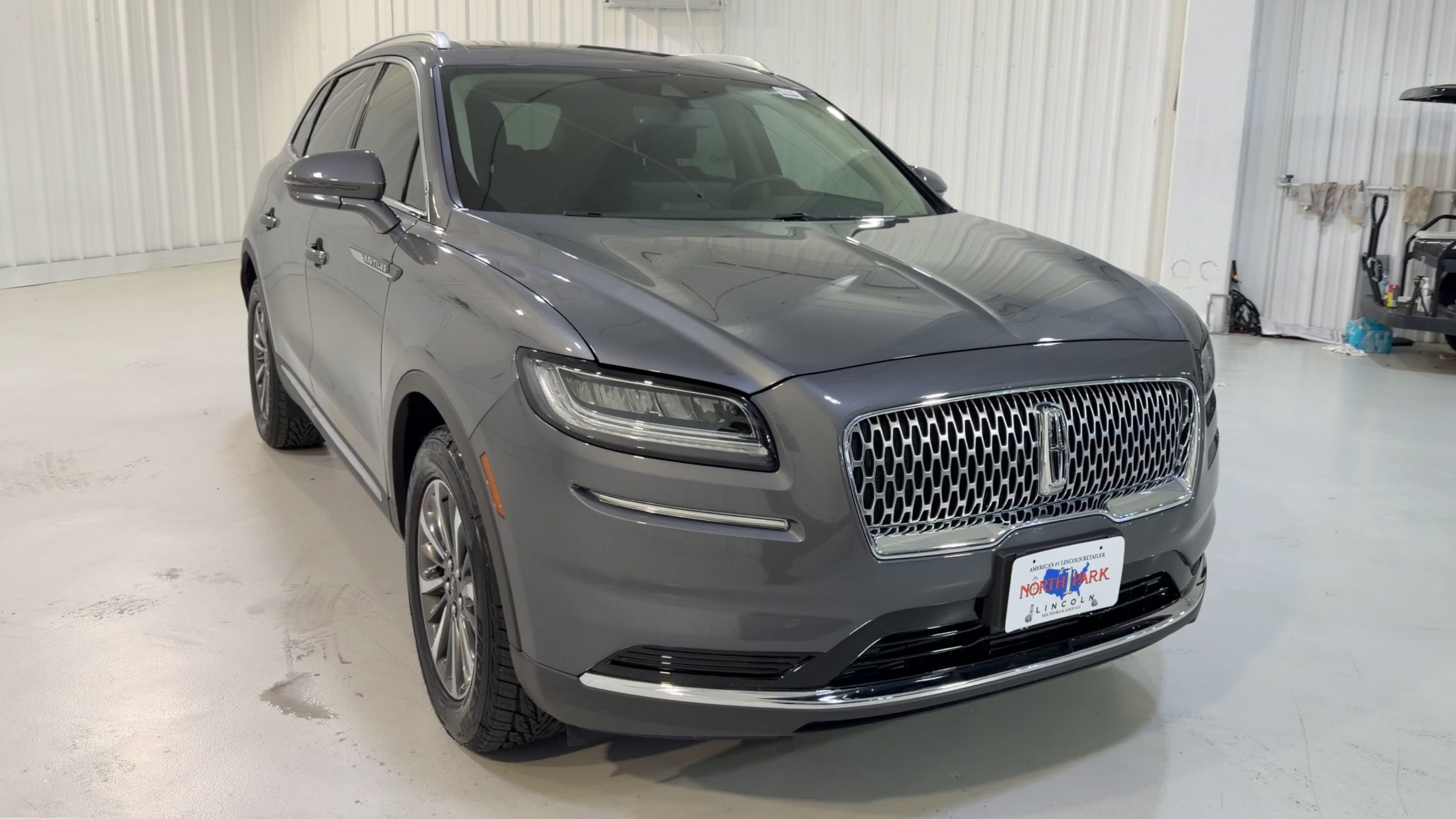 Used 2023 Lincoln Nautilus AWD w/ Premium Package image 3