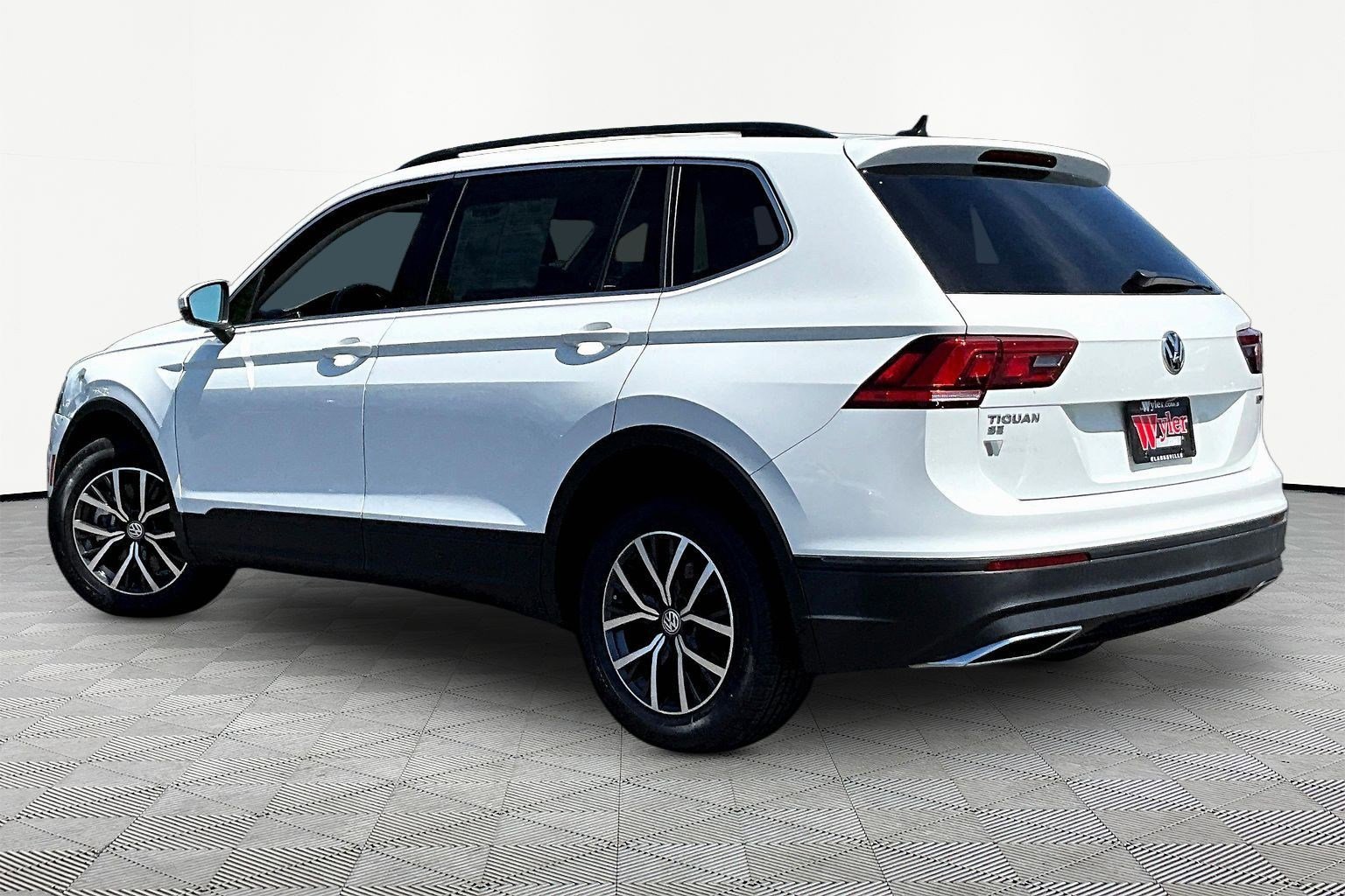 Used 2019 Volkswagen Tiguan SE w/ 3rd Row Seat Package AWD/4WD image 4