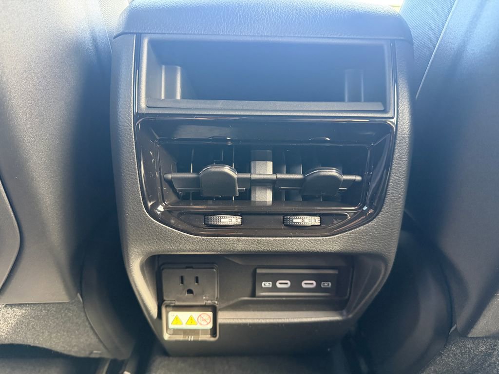 New 2026 Jeep Grand Cherokee Altitude AWD/4WD image 36