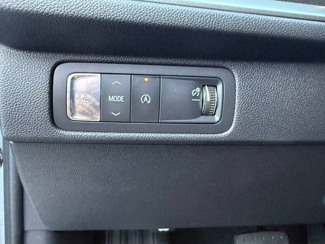 Used 2024 Chevrolet Traverse LT FWD image 25