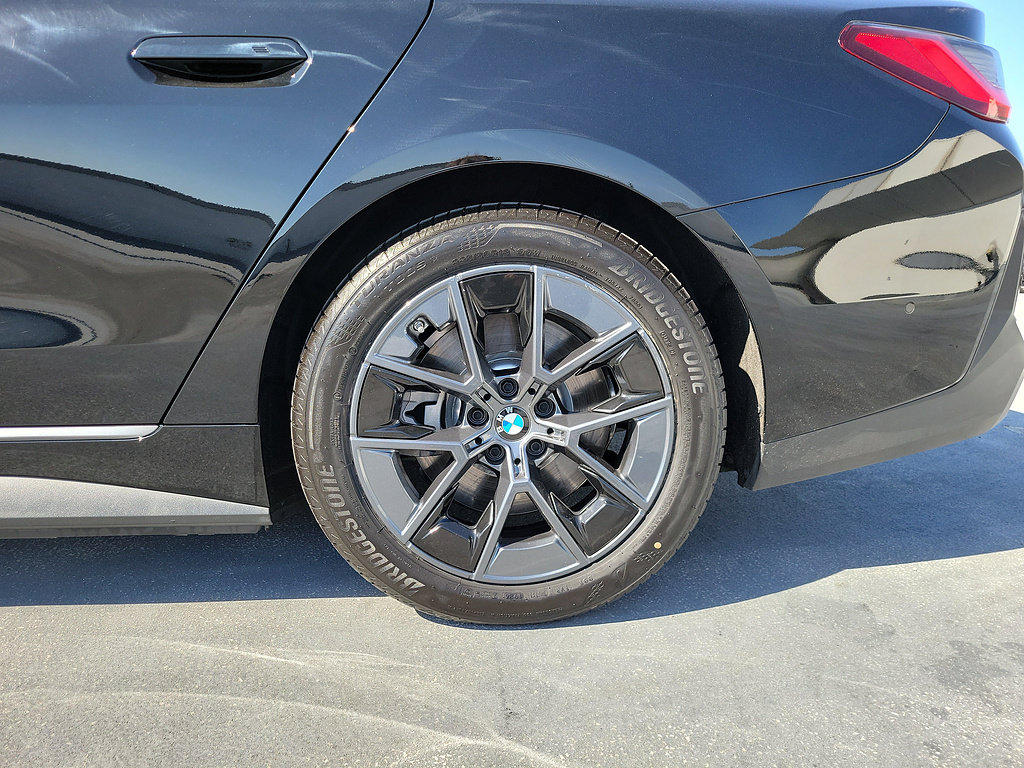 Used 2025 BMW i4 eDrive40 w/ Parking Assistance Package RWD image 6